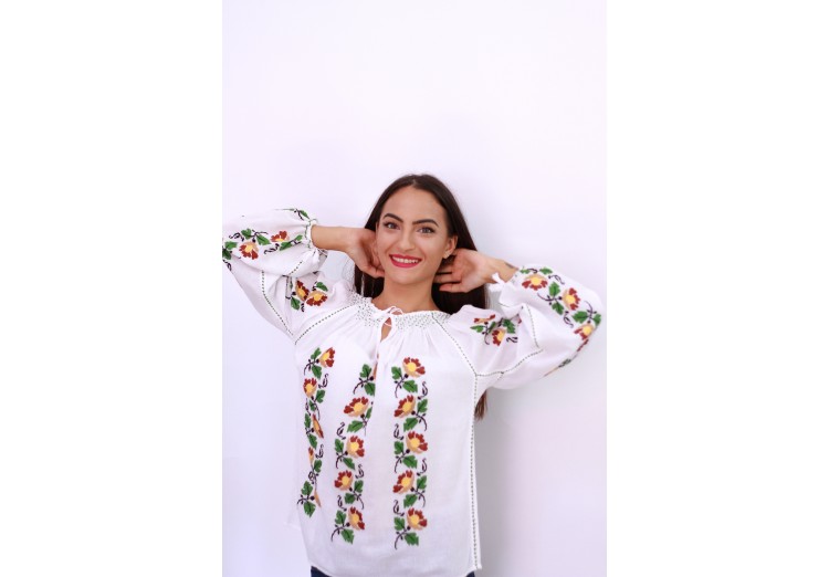 Ie damă cu mânecă lungă cu model floral 